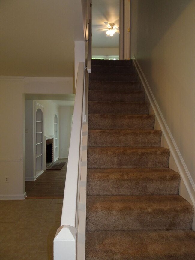 Building Photo - 118H Chippenham Dr