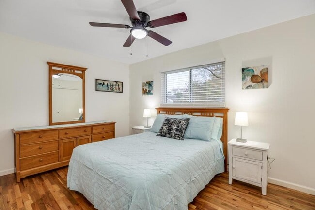 Building Photo - 9215 Tavistock Dr