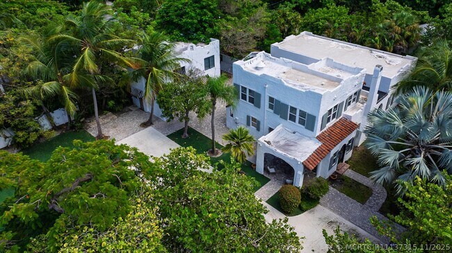 Building Photo - 717 Forest Hill Blvd
