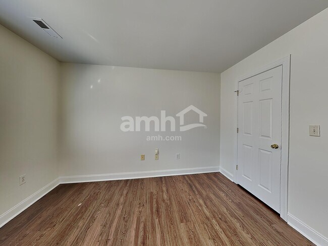 Building Photo - 2003 Monaco Ct