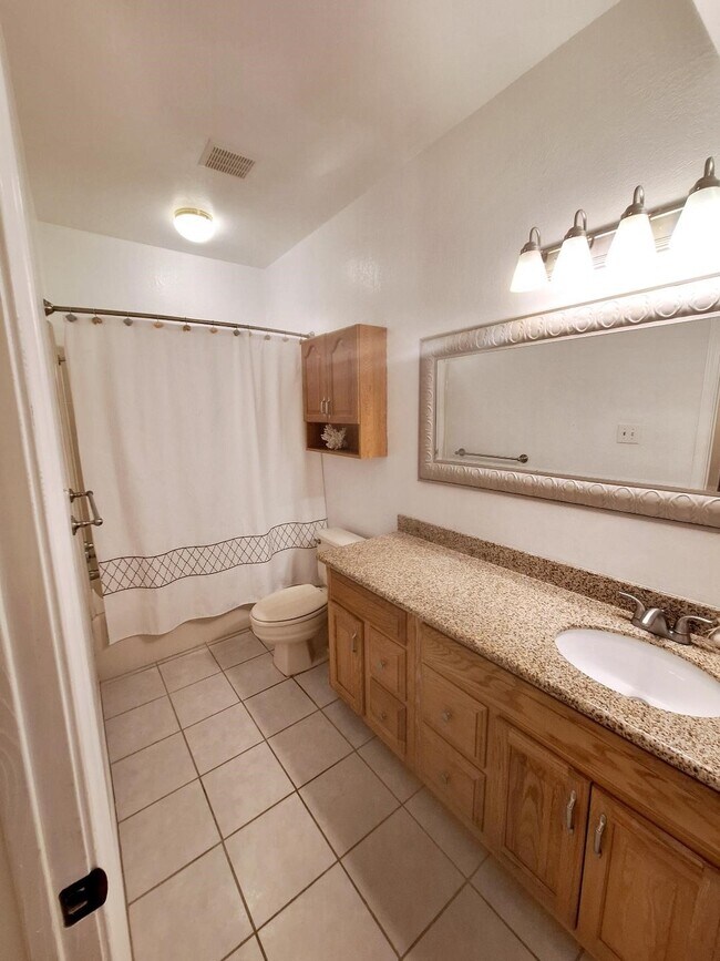 Building Photo - 921 Marine Dr