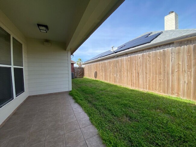 Building Photo - DON'T MISS THIS INCREDIBLE SOUTHSIDE LEASI...