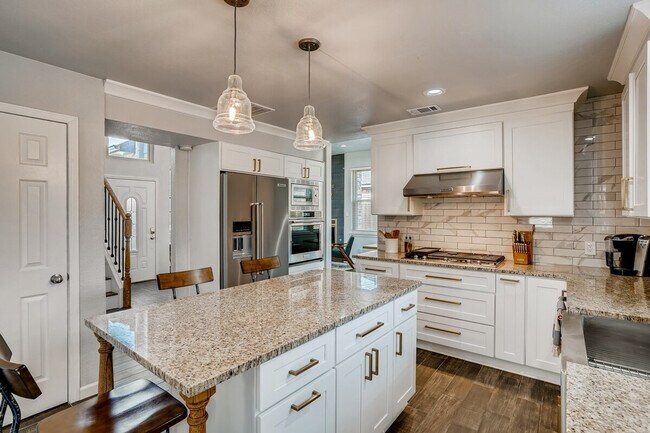 Building Photo - 2164 Redwing Way