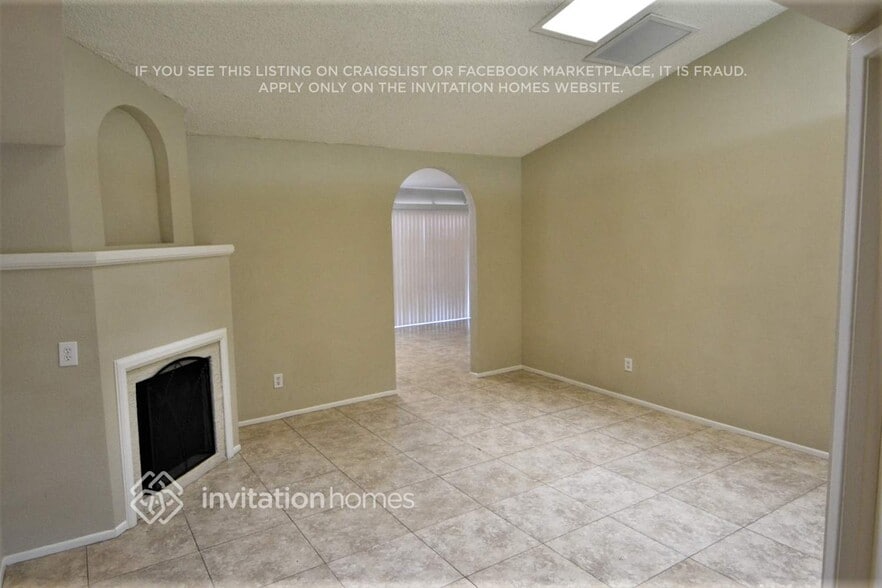 Building Photo - 13815 N 45th Ave