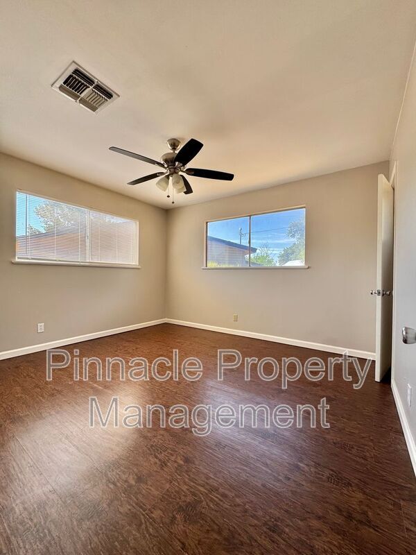 Building Photo - 2707 Lsu Ave