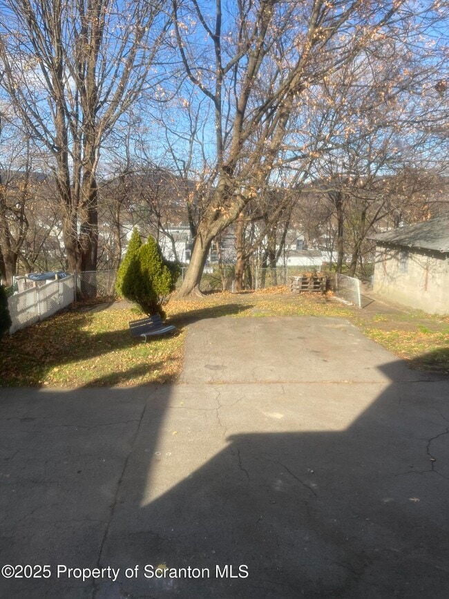 Building Photo - 2303 Boulevard Ave