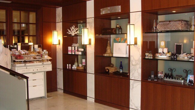 Building Photo - Romantic Getaway 5317