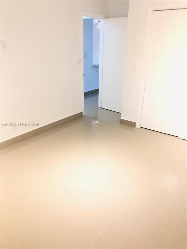 Building Photo - 2465 NE 183rd St