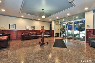 Building Photo - 39 Glenbrook Rd