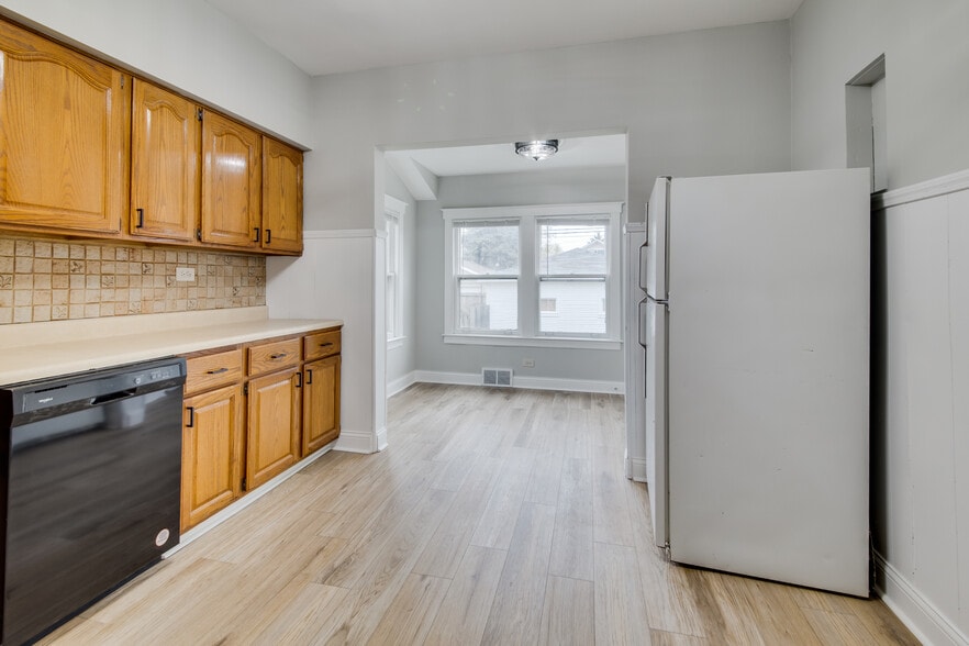 Building Photo - 6228 W Berenice Ave