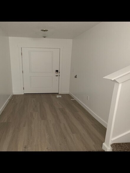 Building Photo - 3562 Cornfield Dr