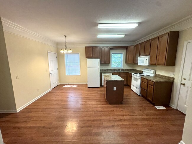 Building Photo - 4br House near Campus, Stadium, Downtown! ...