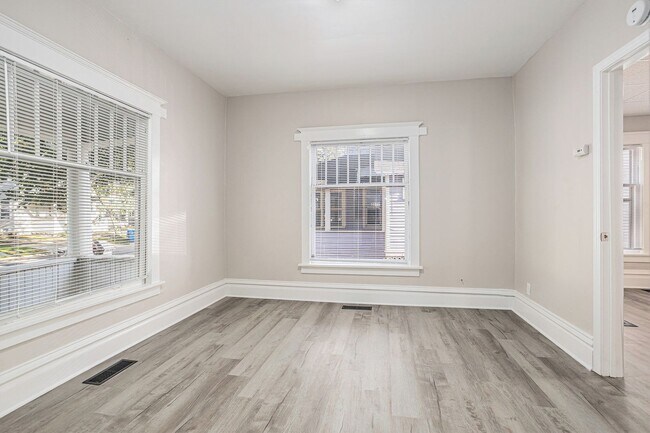 Building Photo - Charming 1-Bed/1-Bath Apartment – Newly Re...