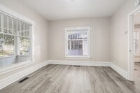 Building Photo - 429 Davis St