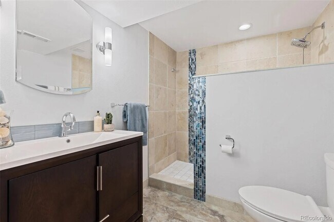 Building Photo - 9604 Brentwood Way
