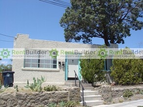 Building Photo - 103 Maple St NE