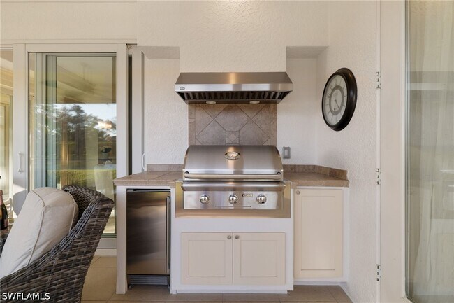 Building Photo - 10821 Vivaldi Ct