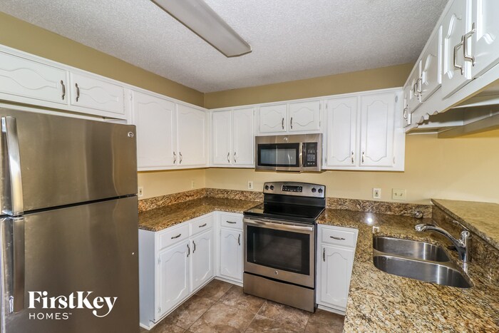 Building Photo - 9793 Kingsridge Dr