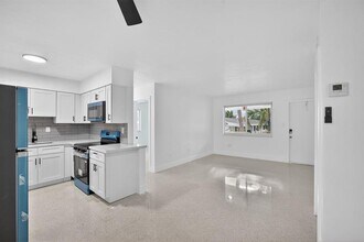 Building Photo - 1821 Middle River Dr
