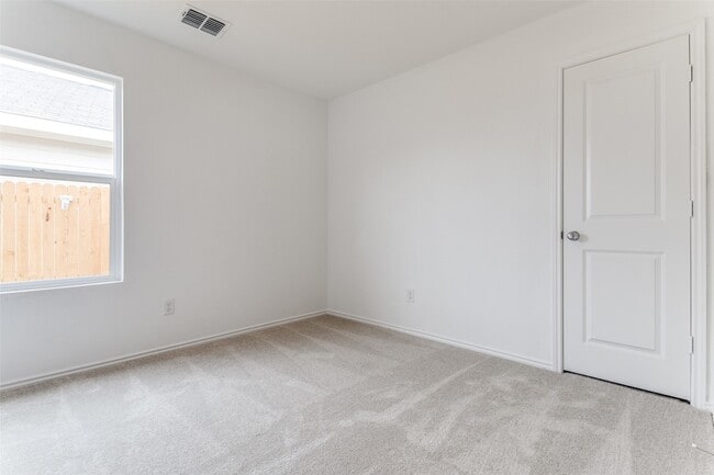 Building Photo - 127 Sunflower St