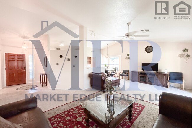 Building Photo - 4Bed/2Bath Home In Glendale w/Golf Course ...