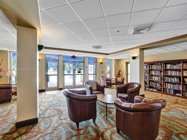 Building Photo - 9451 Live Oak Pl