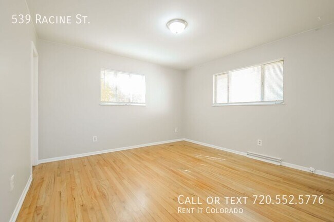 Building Photo - 539 Racine St
