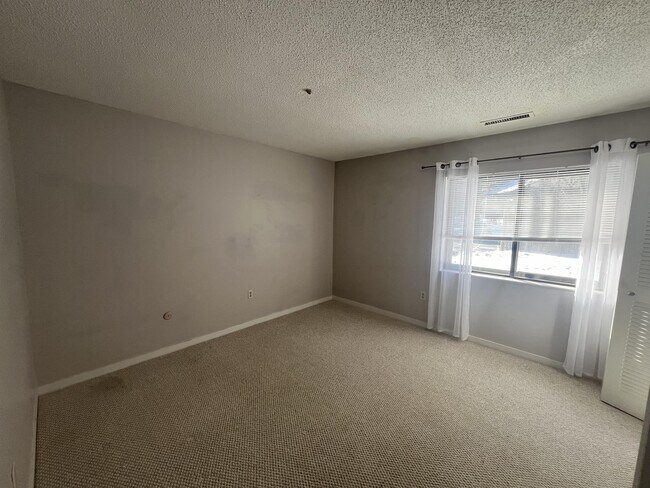 Building Photo - 59 Highwood Dr