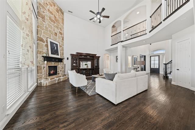 Building Photo - 12995 Llano Ave