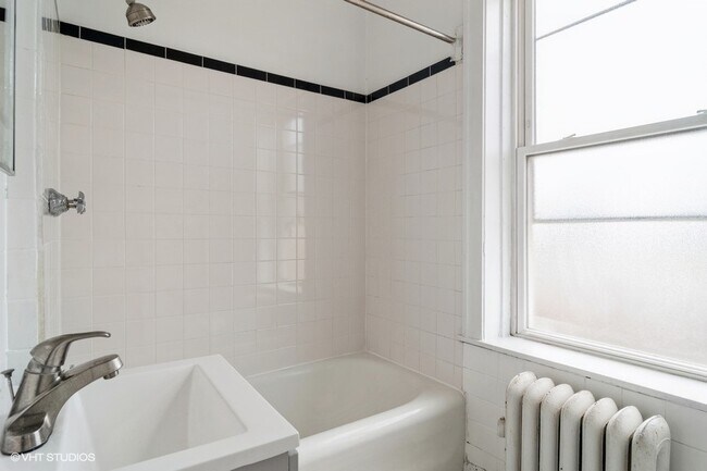 Building Photo - 3806 W Irving Park Rd