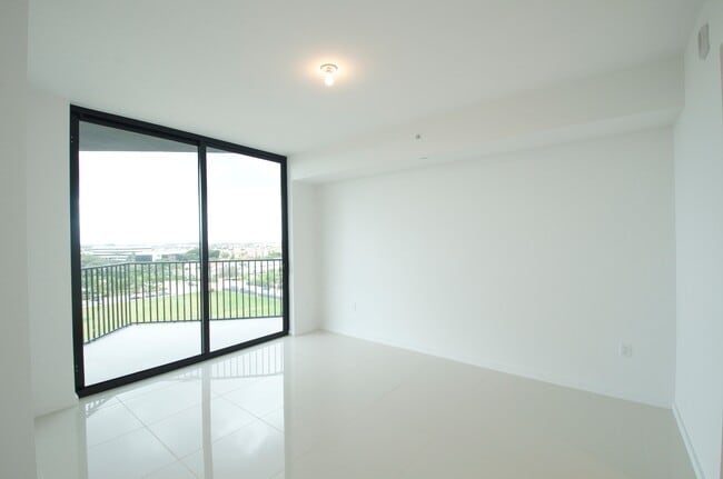 Building Photo - 5300 Paseo Blvd