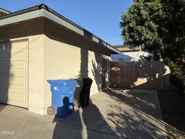 Building Photo - 868 Fairview Ave