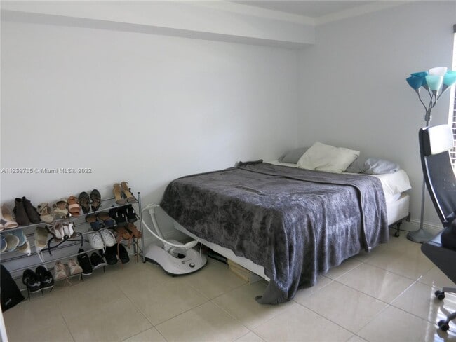 Building Photo - 1300 SW 122nd Ave