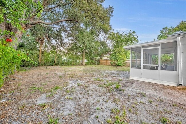 Building Photo - 1221 Elinore Dr