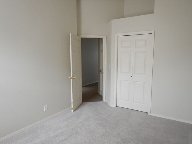 Building Photo - 3 Bedroom, 2 Bathroom at End of Cul-De-Sac