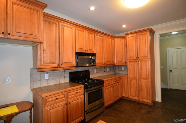 Building Photo - 79 Creekwood Dr