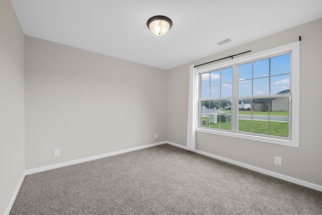 Building Photo - 710 Gleason Dr