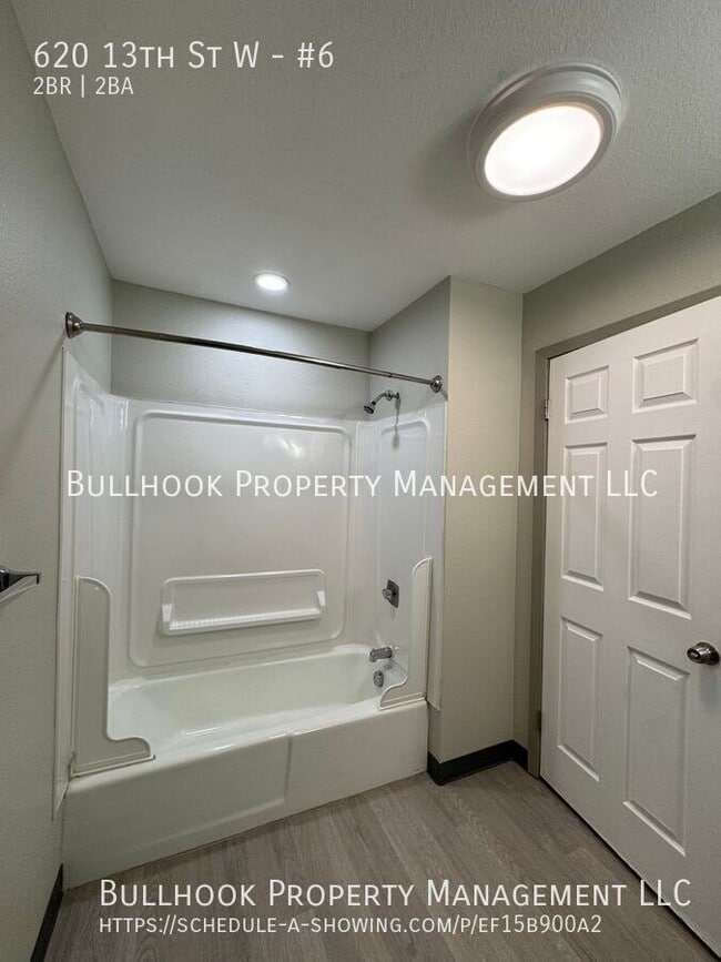 Building Photo - 620 13th St W