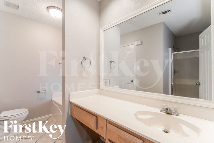 Building Photo - 7956 Clear Brook Cir