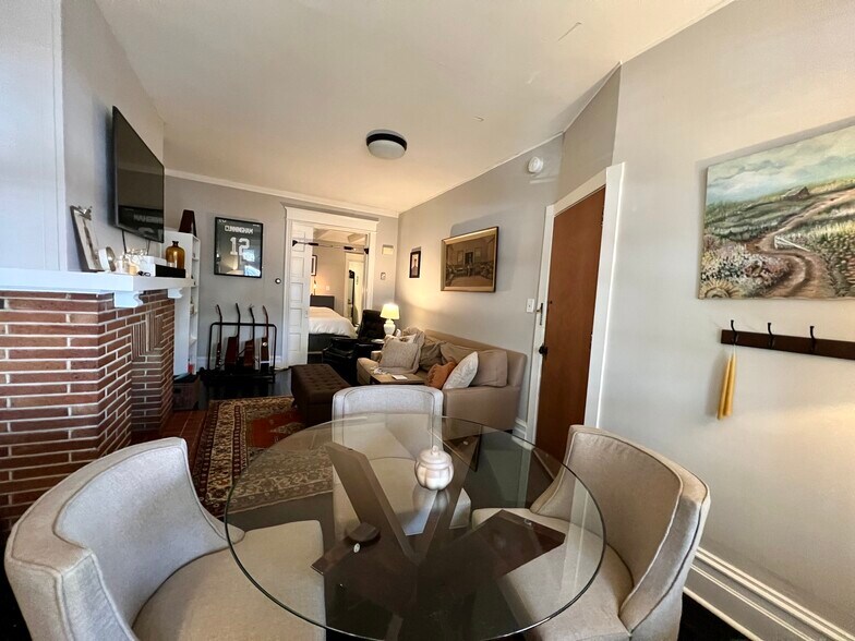 Main living space - 228 S Madison St