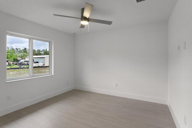 Building Photo - 13177 47th Ct N