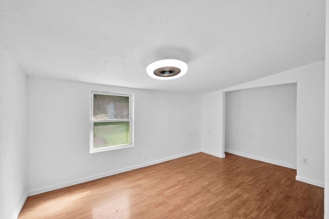 Building Photo - 4851 Kirby Loop Rd