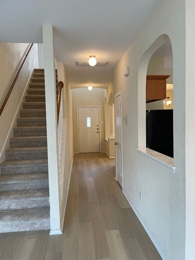Building Photo - Available Now! Bright & Spacious 3BR/2.5BA with Loft and Two-Car Garage in Sendero Springs