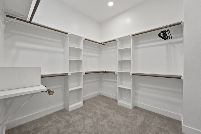 Building Photo - 1517 D Vermont St