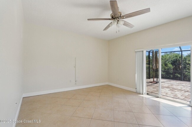 Building Photo - 929 Hialeah St