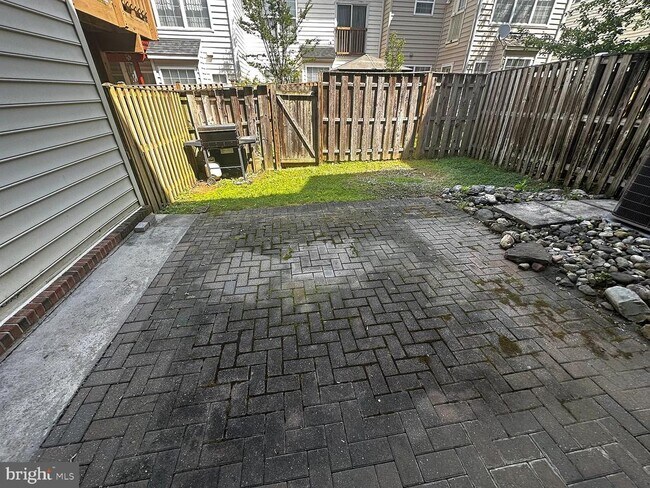 Building Photo - 12921 Woodcutter Cir