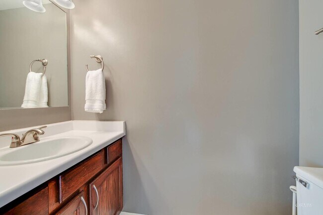 Building Photo - 224 Chesterfield Ct