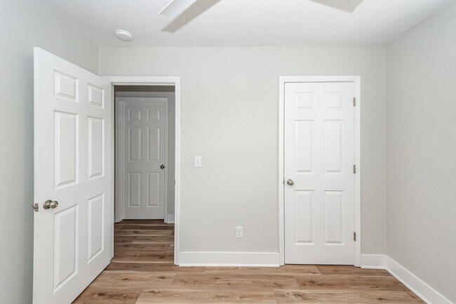Building Photo - 3 Bedroom, 1 Bathroom Home in Willowbrook - Goose Creek
