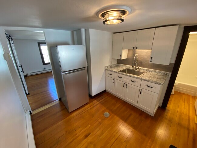 Building Photo - 54 Bridge St