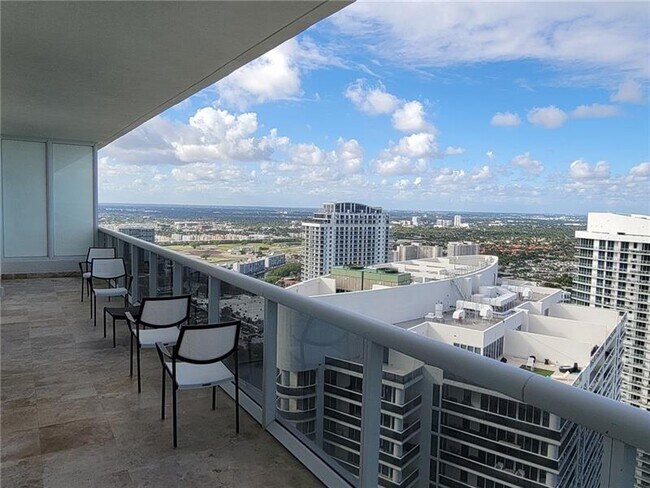 Building Photo - 1830 S Ocean Dr